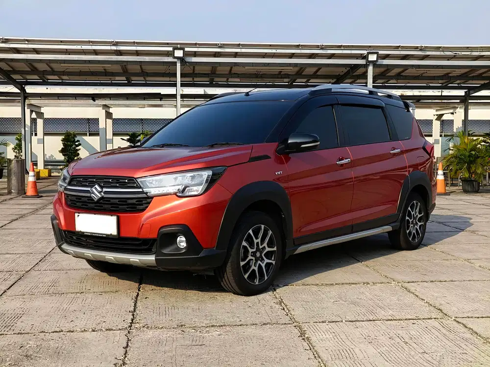 Suzuki XL7 Alpha 1.5 AT 2022 Oranye