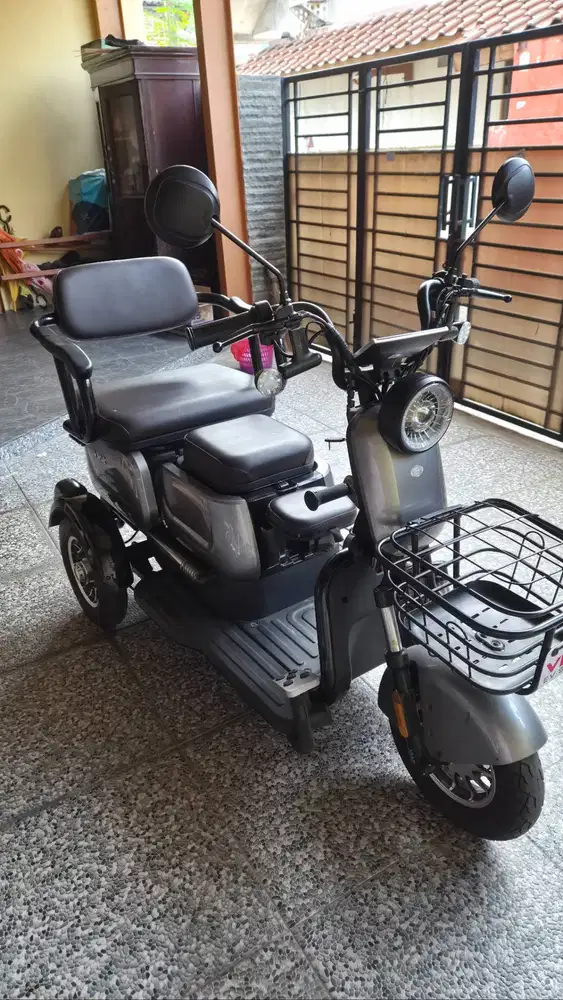 Dijual sepeda listrik roda 3 VIAR-Grey