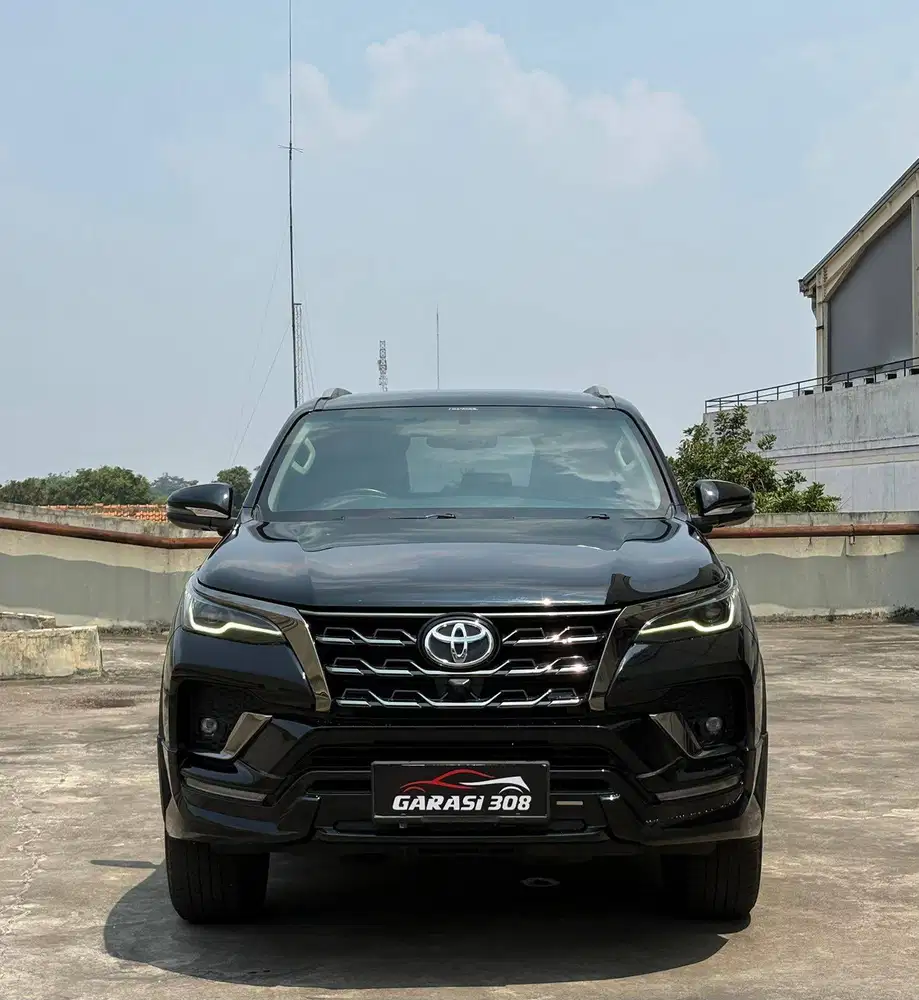 Toyota Fortuner 2.4 VRZ GR Sport AT 2022 Hitam