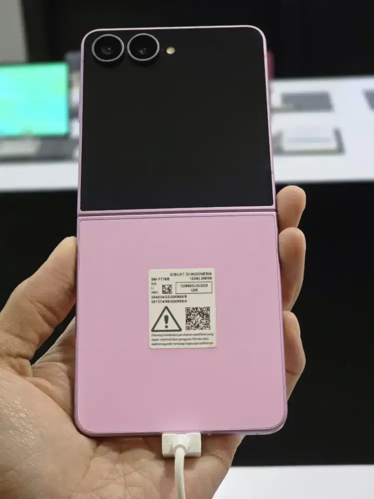 Galaxy Z Flip 8 12 /256 GB