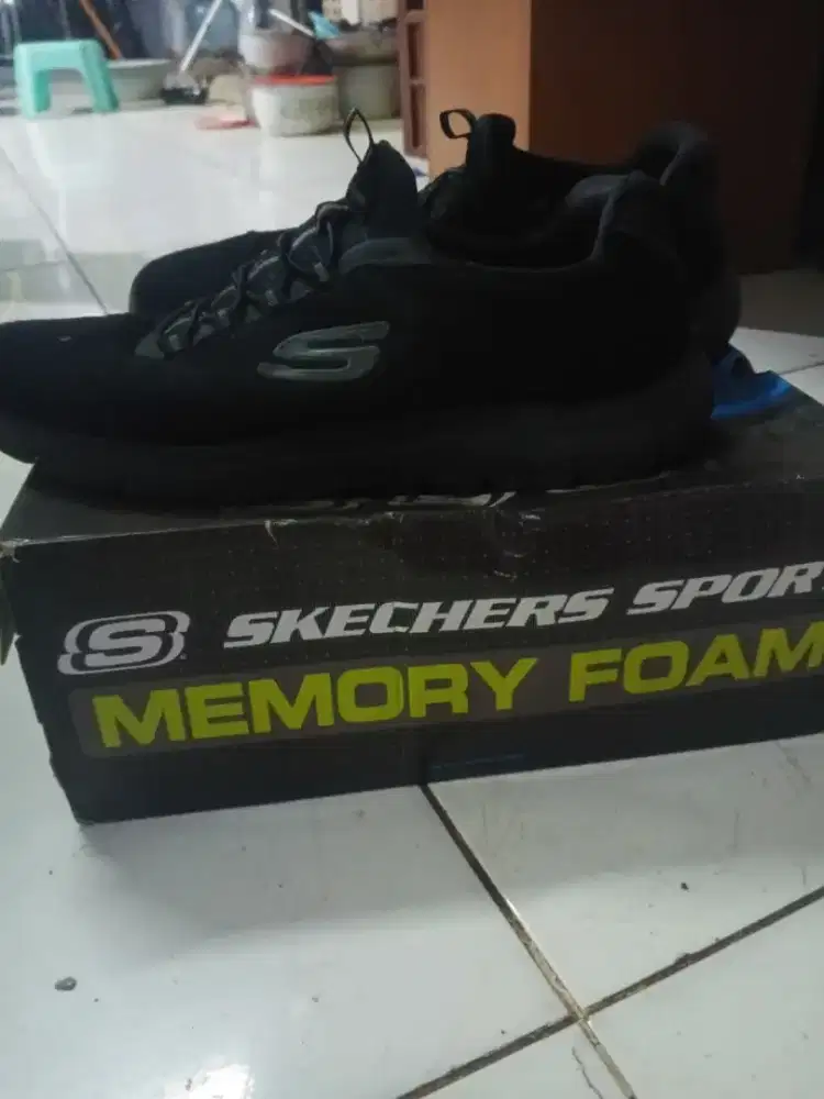 SKECHERS MEMORY FOAM
