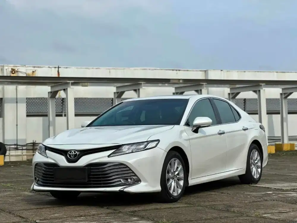 Toyota Camry 2020 V 2.5 AT Sunroof