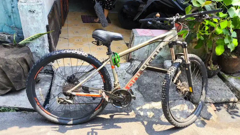 Sepede Pollygon Premier 4