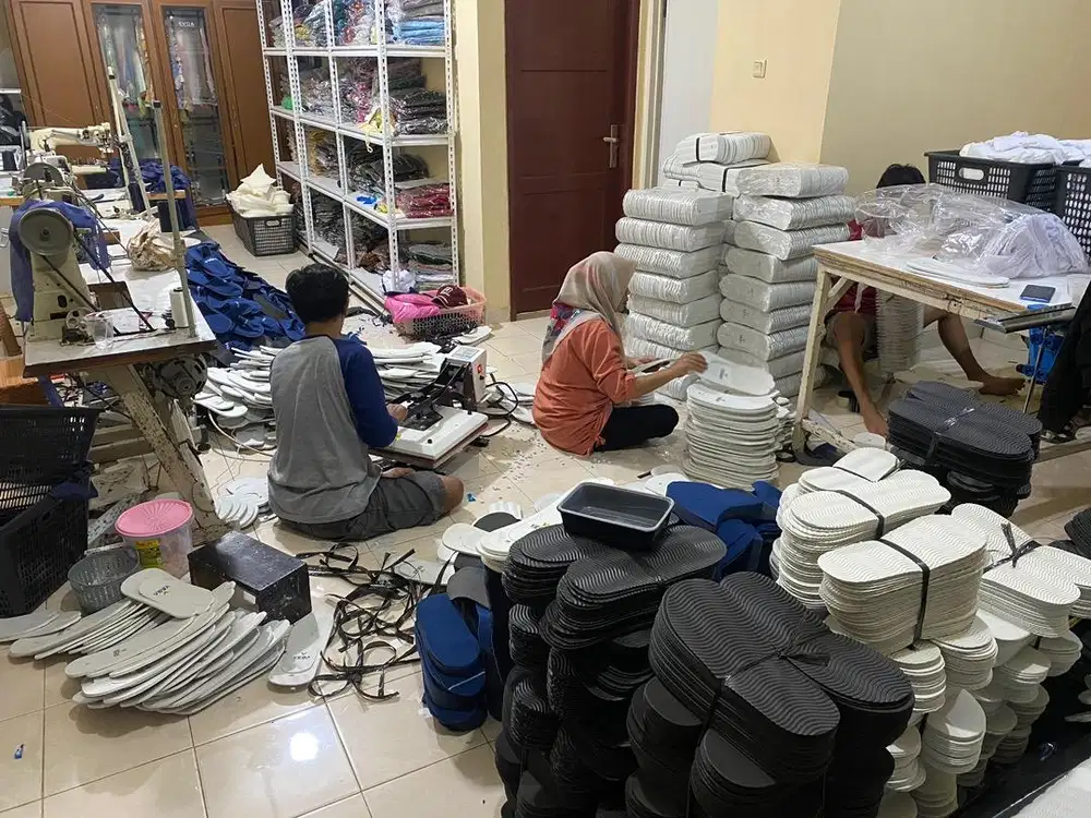 DIBUTUHKAN SEGERA – TUKANG JAHIT SANDAL HOTEL