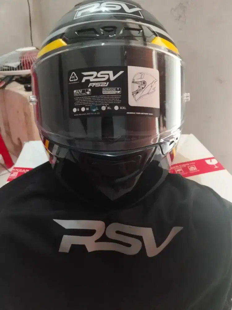 di jual helm edisi (salah ukuran) gakepake samsek,850 merk RSV