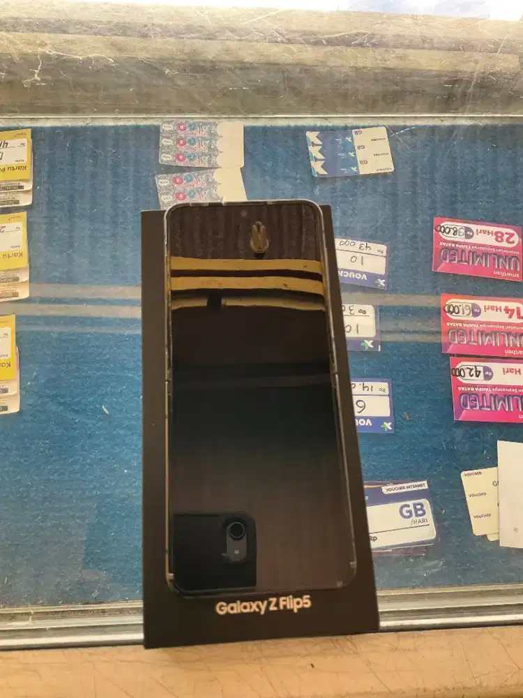 Samsung z flip 5 8/512 ex sein