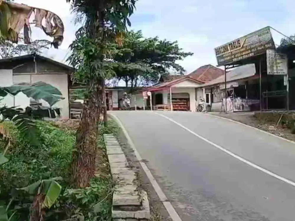Villa kayu Di perkampungan Bogor Sangat Asri