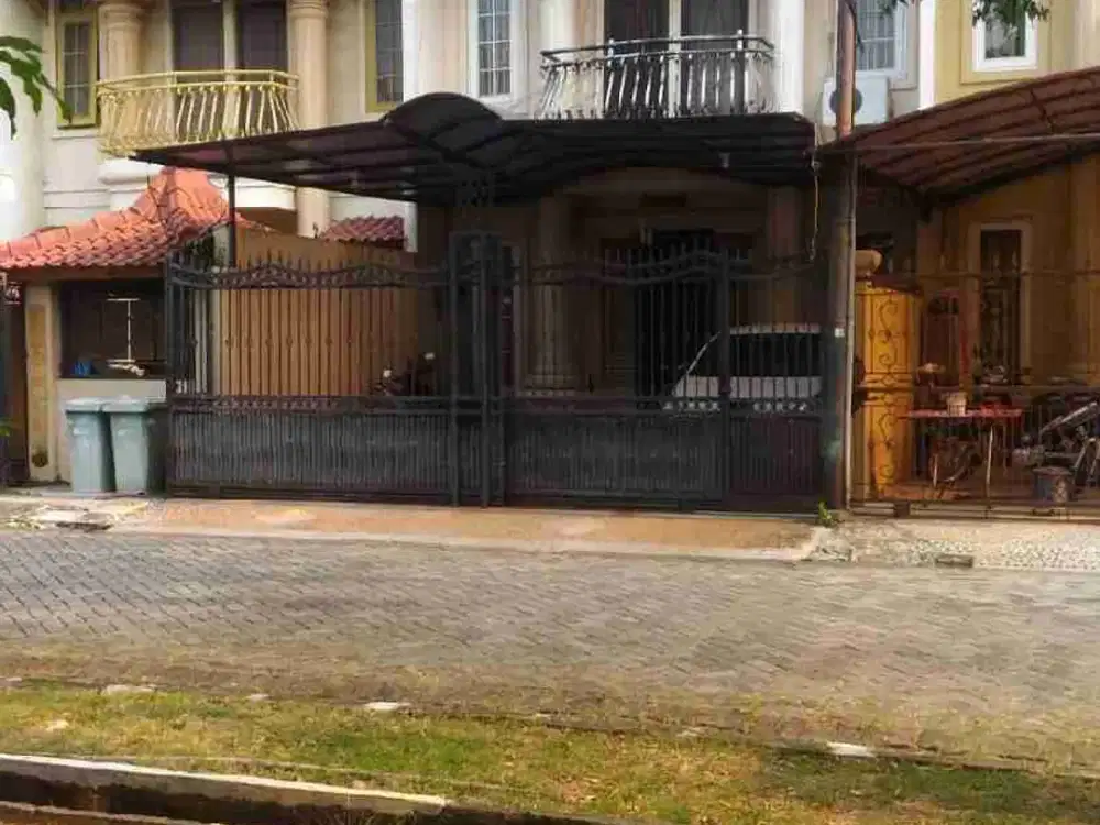 Rumah depan taman di Citra Garden 2 ext Jakarta Barat