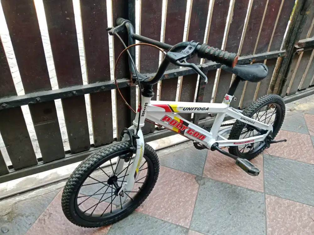 Sepeda anak warna putih