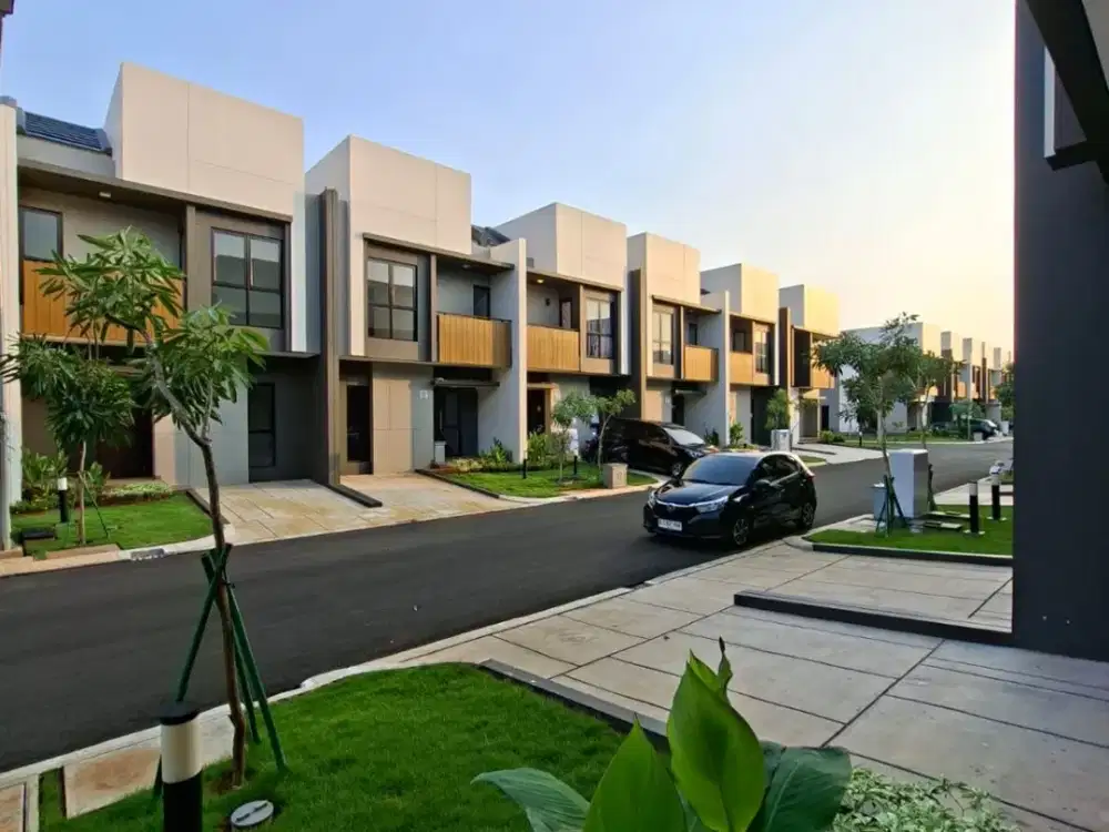 Dijual cepat Rumah 2 lantai di Summarecon Crown Gading Bekasi