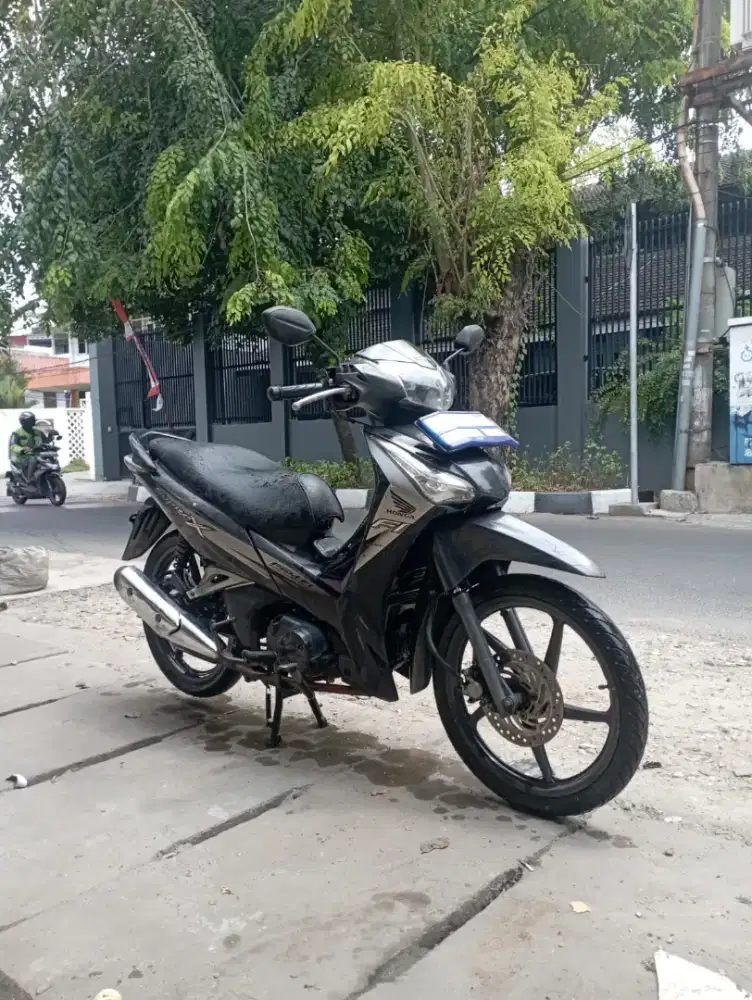 Honda Supra X 125 Helm in Fi 2012 jos Murmer