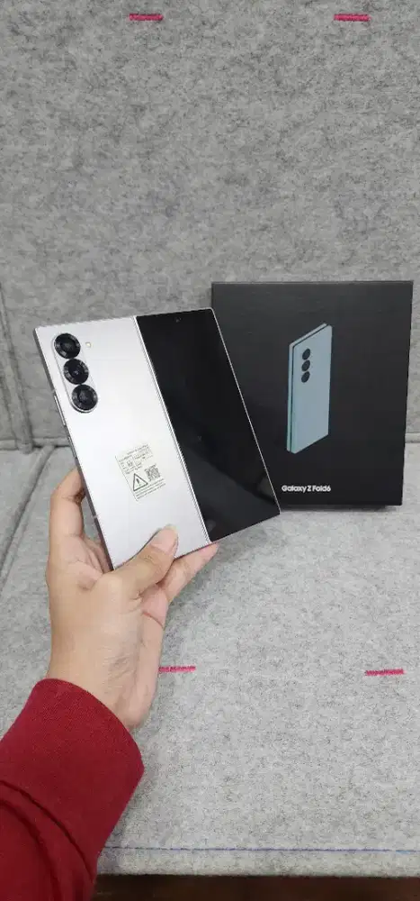 Samsung Z fold 6 12/512 
Silver