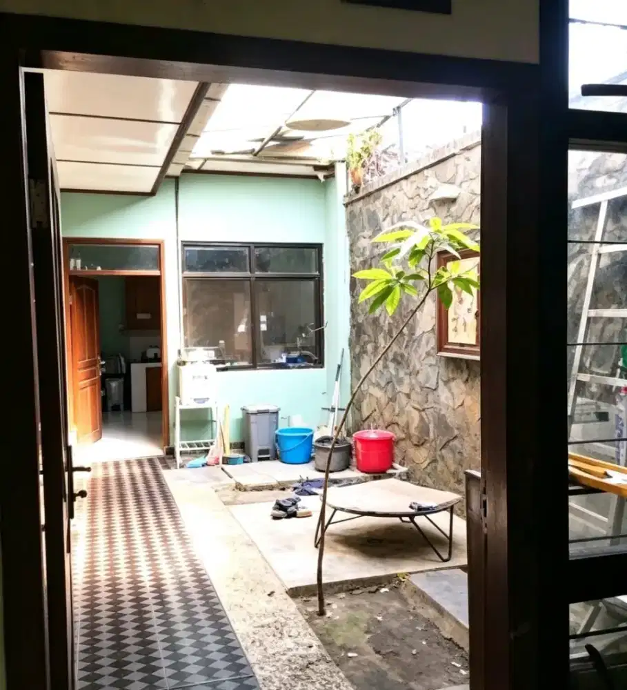 JUAL RUMAH LAMA TERAWAT, PASTEUR,BANDUNG UTARA