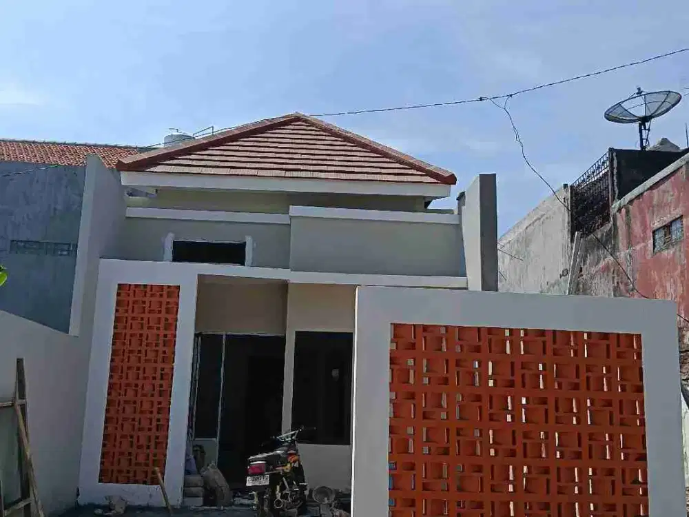 dijual rumah Baru Gress 2 unit lokasi perumahan Tropodo indah waru Sidoarjo