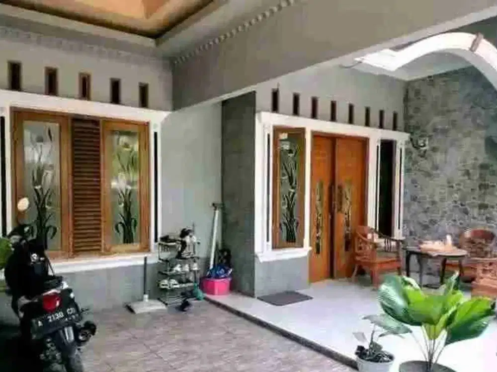 rumah kokoh di jalan utama perumahan deket puri citraland