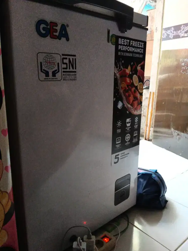 Freezer masih gres
