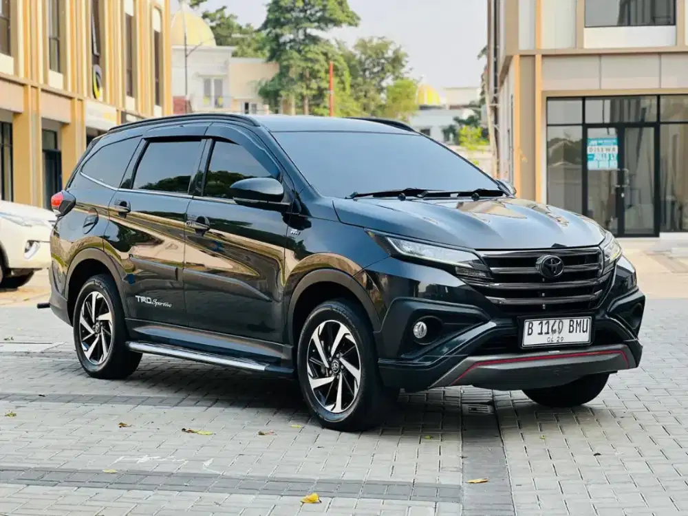 TOYOTA RUSH 1.5 S TRD SPORTIVO AT BENSIN 2021 , HITAM , MOBIL RAWATAN