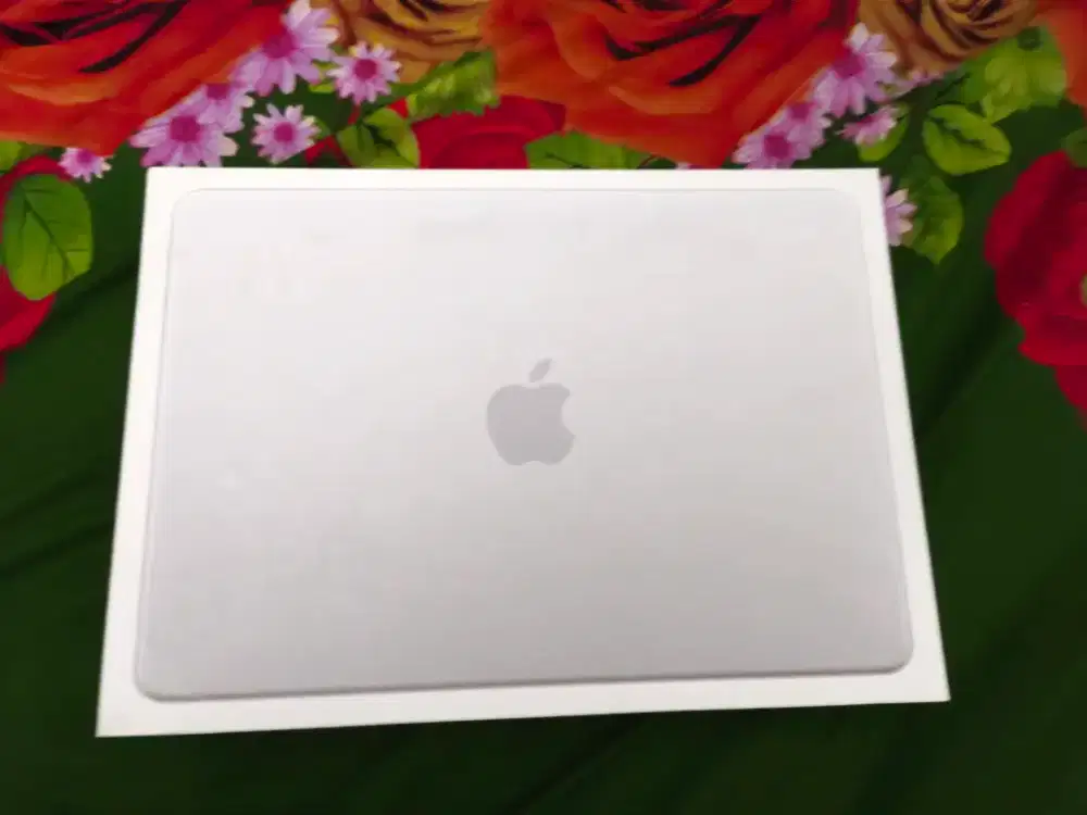 13-inch MacBook Neo Warna Silver Memori 8GB Storage 512GB