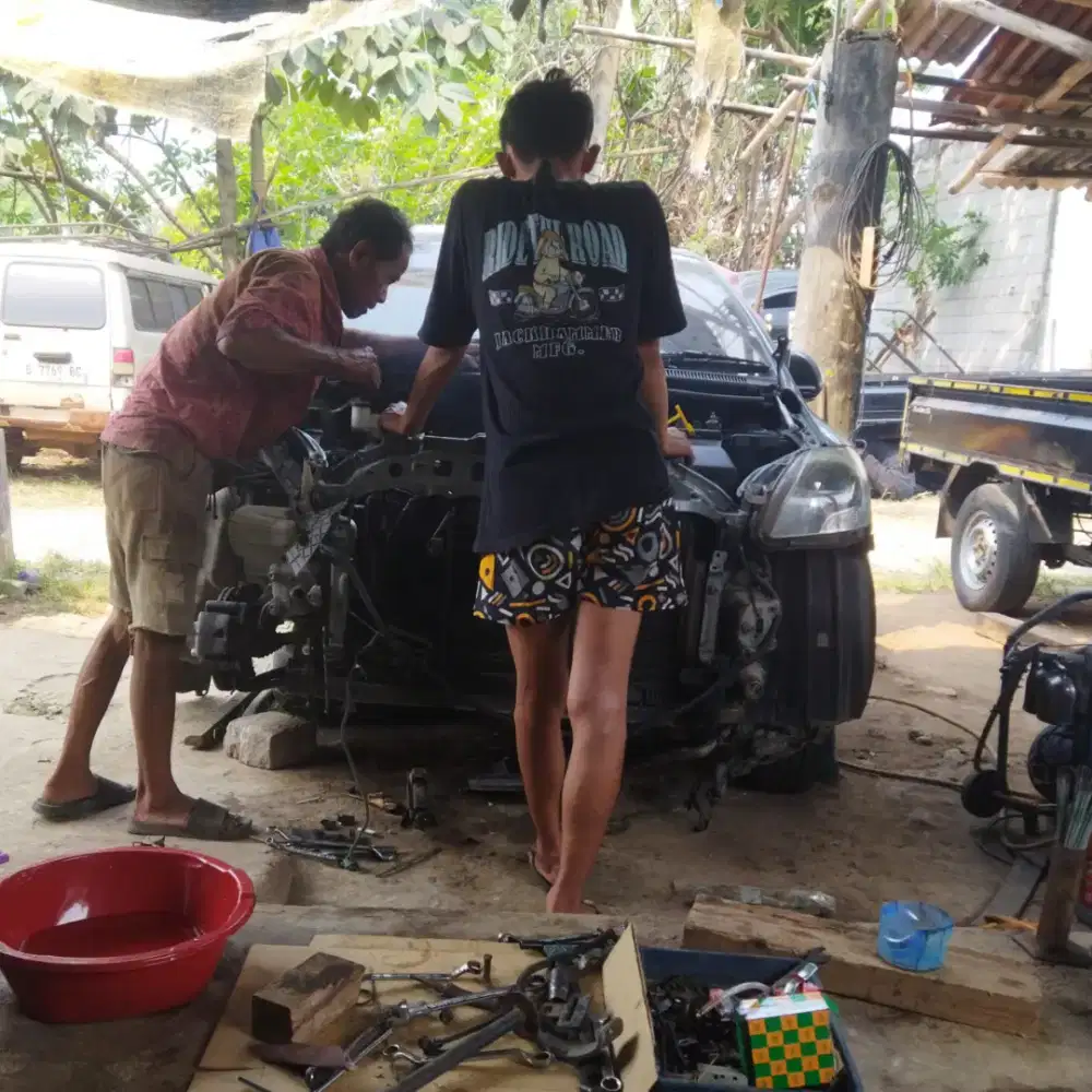 BENGKEL MOBIL HAKIM