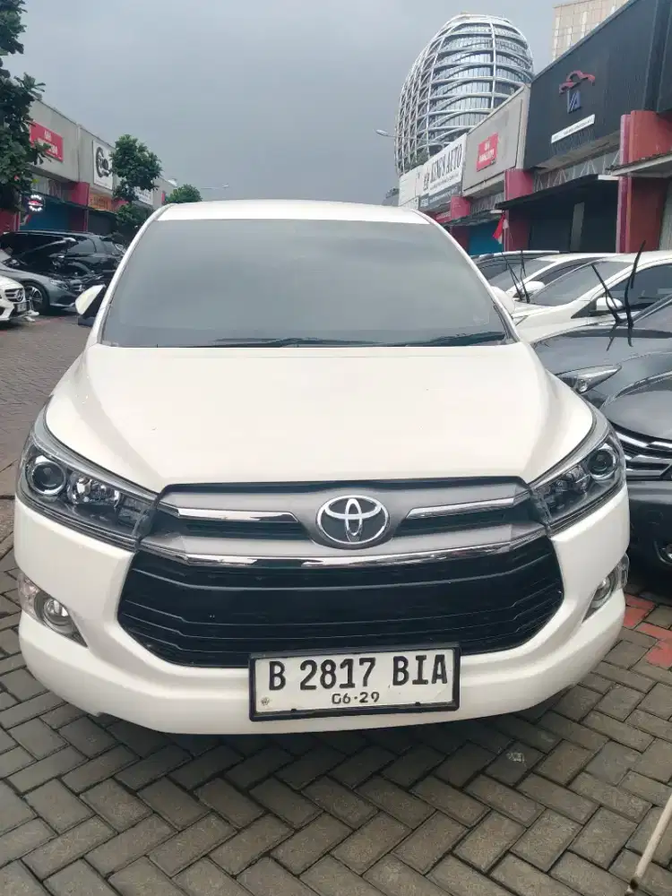 Toyota Innova V 2.0 2019