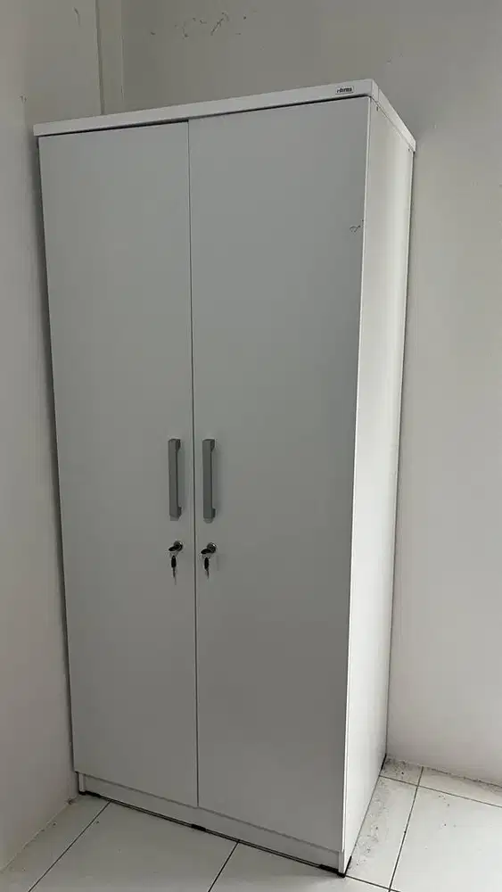Lemari Informa 2 Pintu