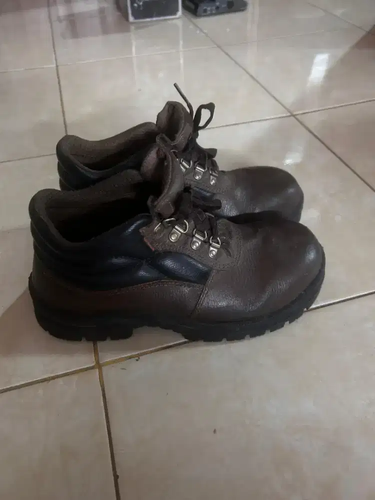 Sepatu Safety Krushers