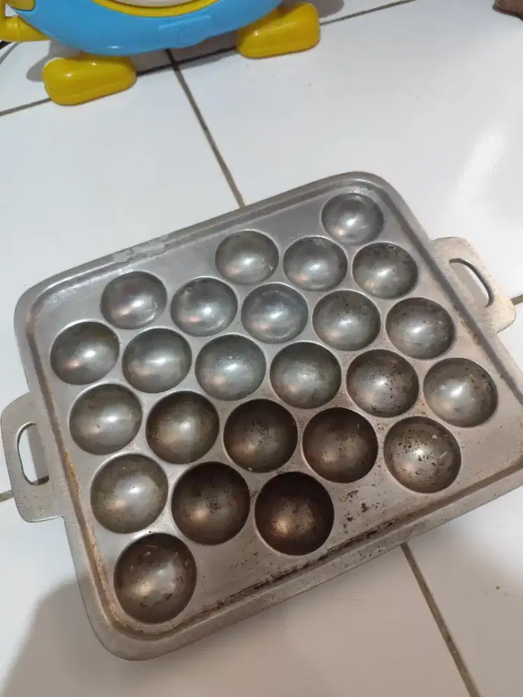 Cetakan untuk kue2 seperti takoyaki kue cubit