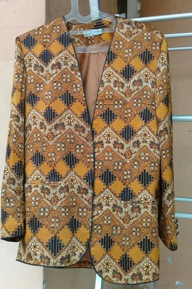 Jas motif Batik