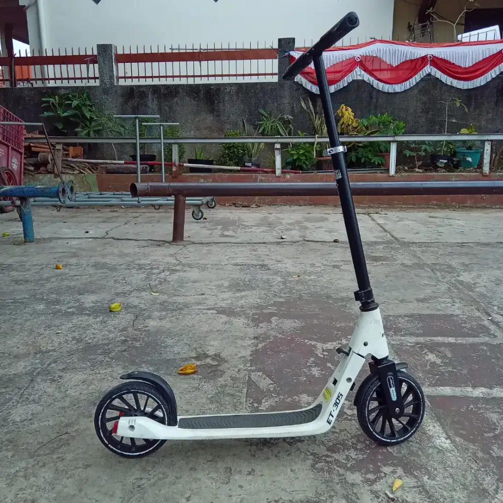 Skuter Exotic ET 305 bisa dewasa dan anak scooter otoped no sepeda