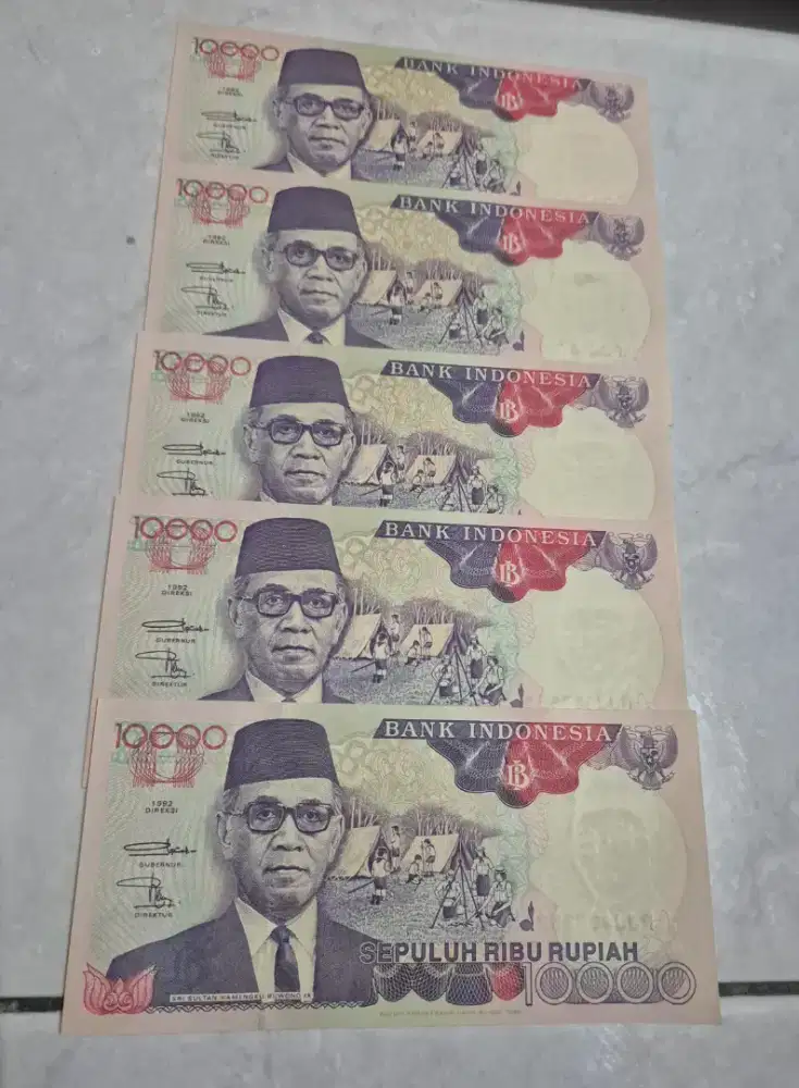 Uang lama 10ribuan