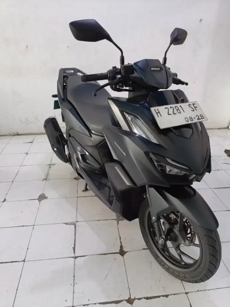 vario 160 thn 2023 hitam