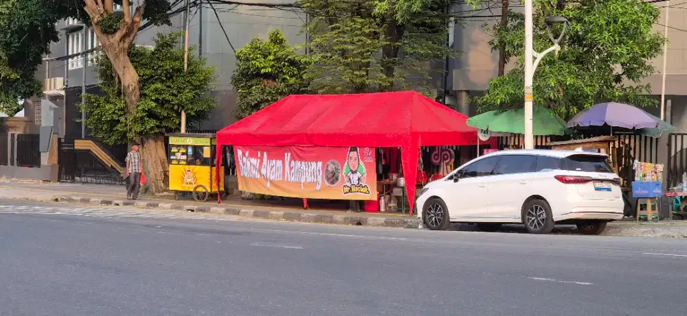 Tenda uk 8 x 3 M.
