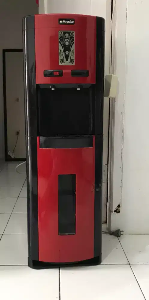 Dispenser galon bawah