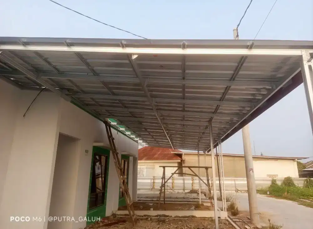 Kanopi baja ringan dan garasi