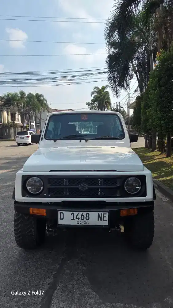 Dijual Suzuki Jimny Katana Putih 2WD  Mulus audio sudah layar android