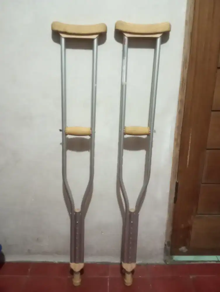 Tongkat Kruk Ketiak