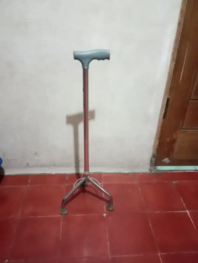 Tongkat Lansia kaki 3