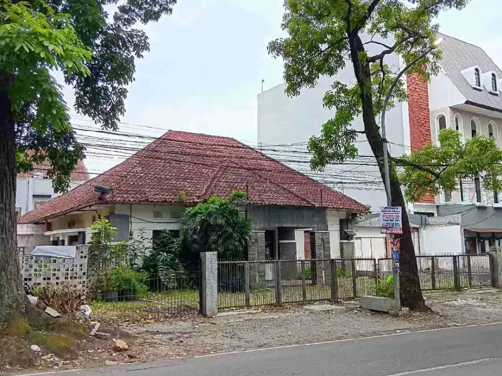 Dijual Rumah besar pusat kota strategis Riau Bandung