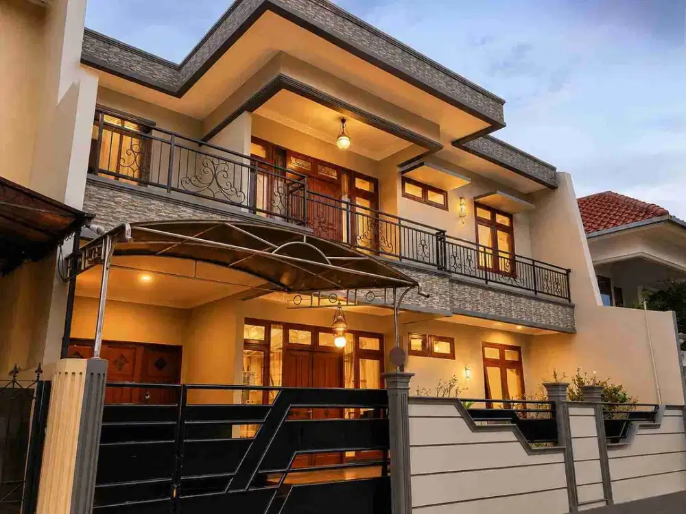 Di Jual Rumah mewah di Jatiwaringin luas 150m jakarta timur