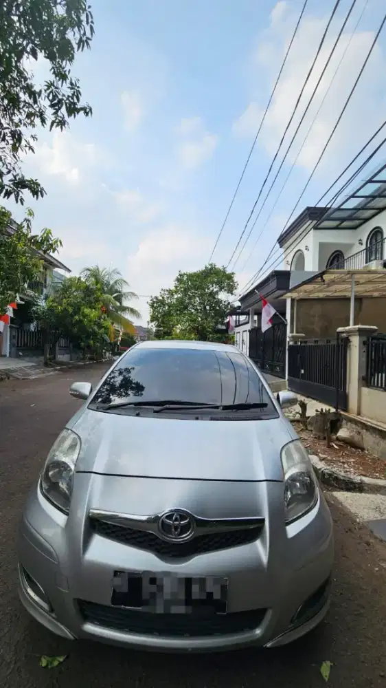 Toyota yaris 2010 e MT. ODO 87.000+