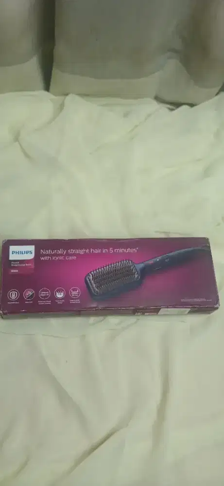 Philips Heated Straightening Brush BHH 885/10