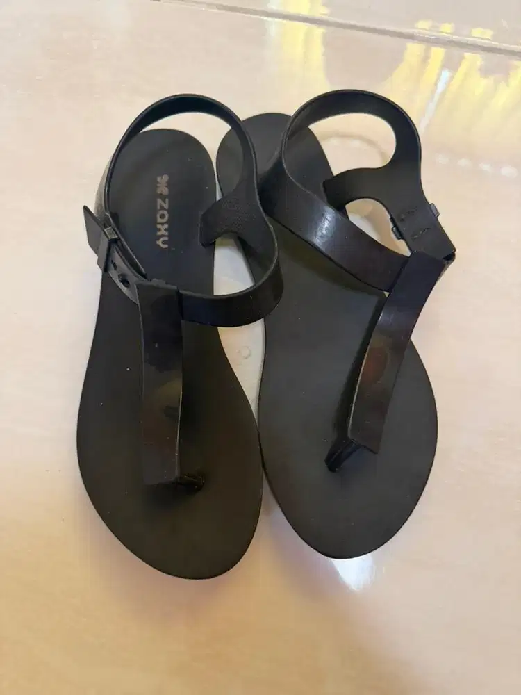 Sandal Zoxy Hitam