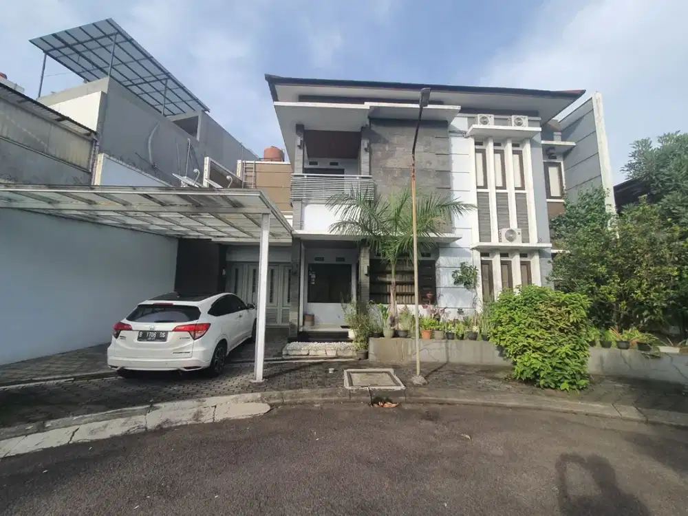 Rumah Cantik di Singgasana Pradana Bandung