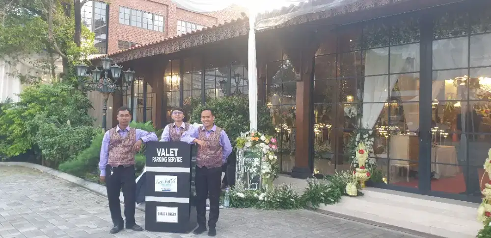 Driver valet parking