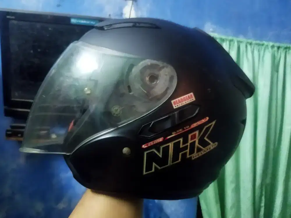 Helm NHK R1 Visor