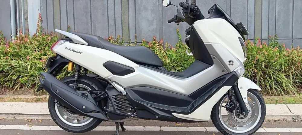 Yamaha NMAX white pavorite 2018
