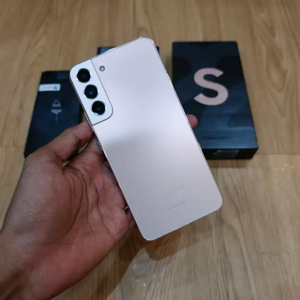 Samsung Galaxy S22 Plus 8/256GB Resmi SEIN Fullset Mulus