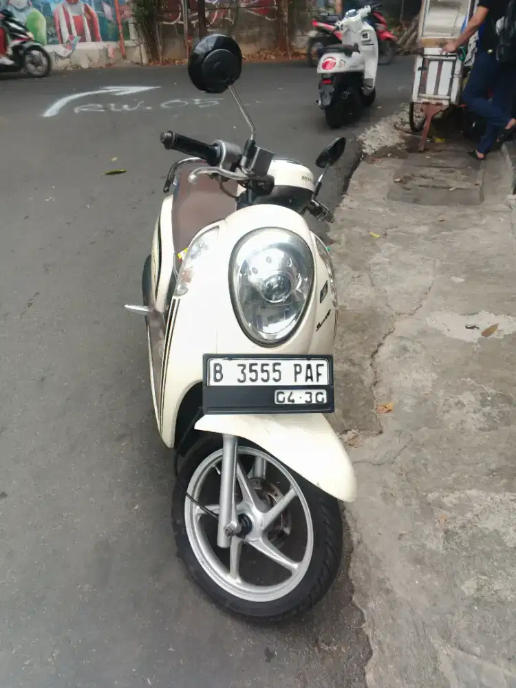 Honda Scoopy 2015