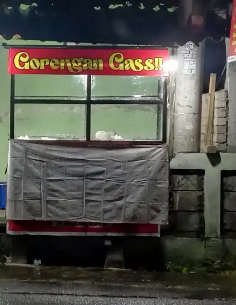 Gerobak jualan ada separator dan kaca