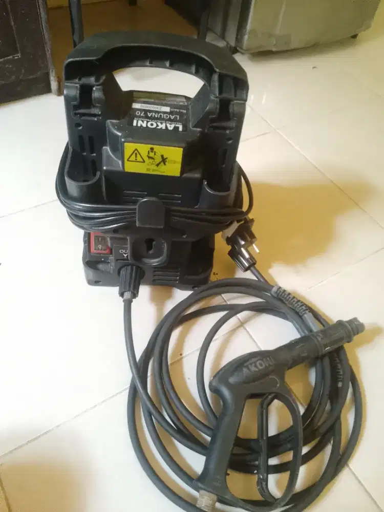 Alat pembersih motor dan mobil
